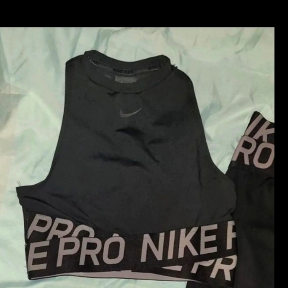 nike pro intertwist bra